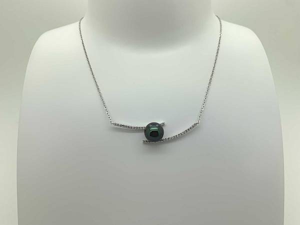 Collier chaine en argent avec une perle aubergine