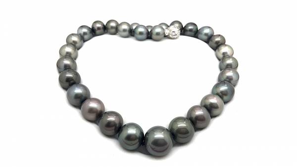 Collier constitué de 29 perles de Tahiti de grande taille